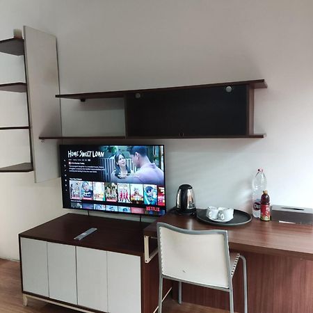 Flat06 Cipete Hotel Джакарта Екстериор снимка